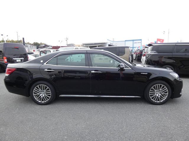 TOYOTA CROWN MAJESTA HYBRID 2017 Image 31