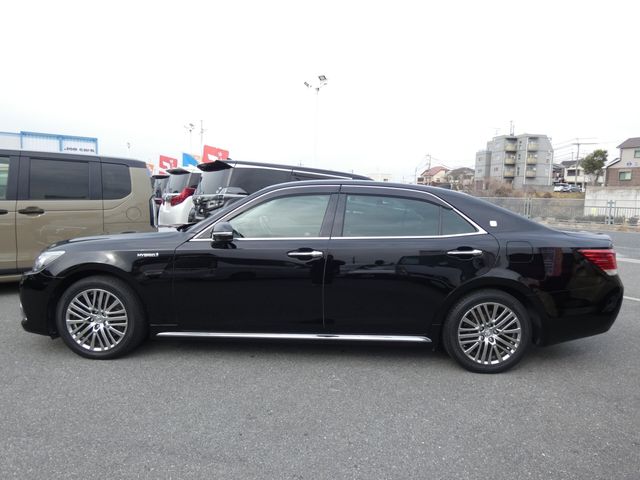 TOYOTA CROWN MAJESTA HYBRID 2017 Image 31