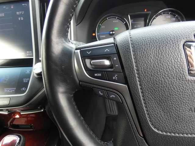 TOYOTA CROWN MAJESTA HYBRID 2017 Image 31