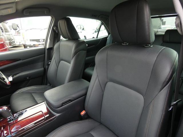 TOYOTA CROWN MAJESTA HYBRID 2017 Image 31