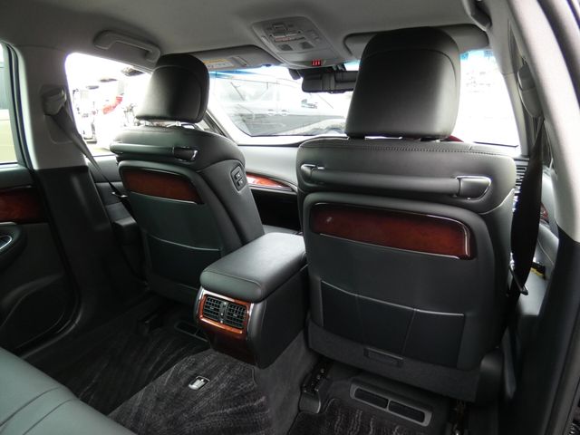 TOYOTA CROWN MAJESTA HYBRID 2017 Image 31