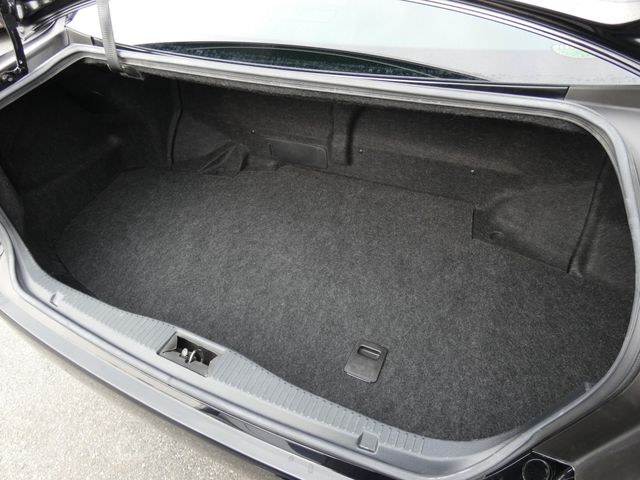 TOYOTA CROWN MAJESTA HYBRID 2017 Image 31