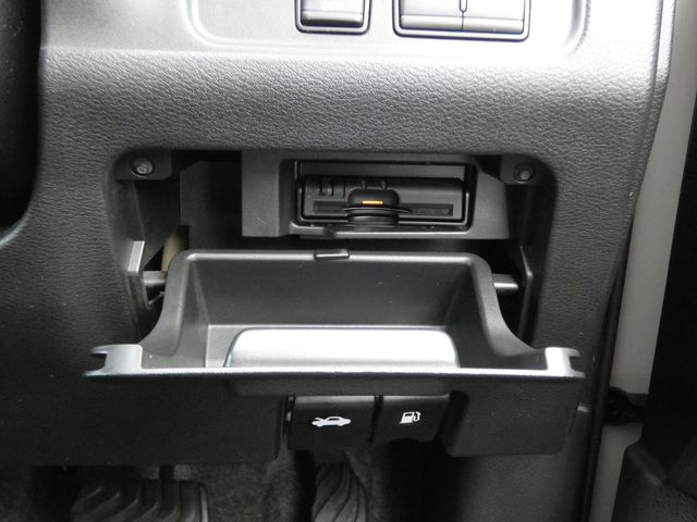 NISSAN SERENA  S-HYBRID 2017 Image 31