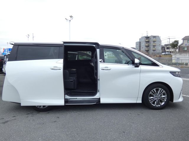 TOYOTA ALPHARD 2023 Image 31