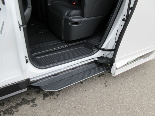 TOYOTA ALPHARD HYBRID 2026 Image 31