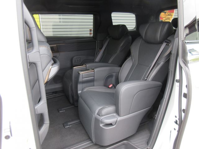 TOYOTA ALPHARD HYBRID 2026 Image 31