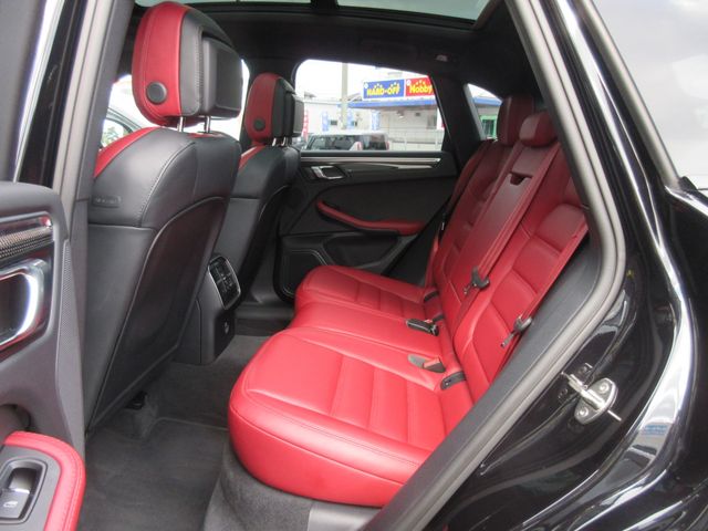 PORSCHE MACAN 2023 Image 31