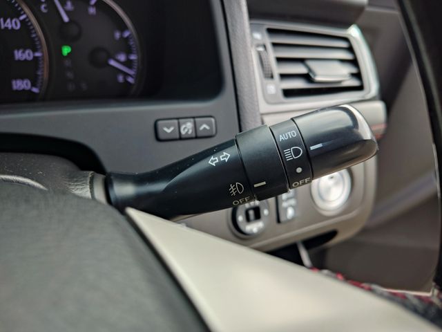 TOYOTA CROWN SEDAN 2012 Image 31