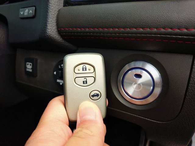 TOYOTA CROWN SEDAN 2012 Image 31