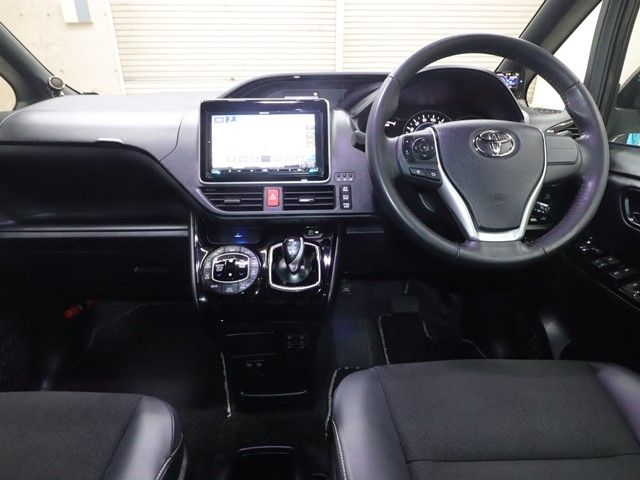 TOYOTA NOAH HYBRID 2019 Image 31