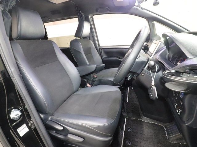 TOYOTA NOAH HYBRID 2019 Image 31