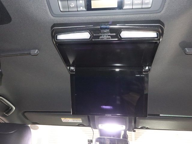 TOYOTA NOAH HYBRID 2019 Image 31