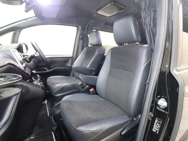 TOYOTA NOAH HYBRID 2019 Image 31