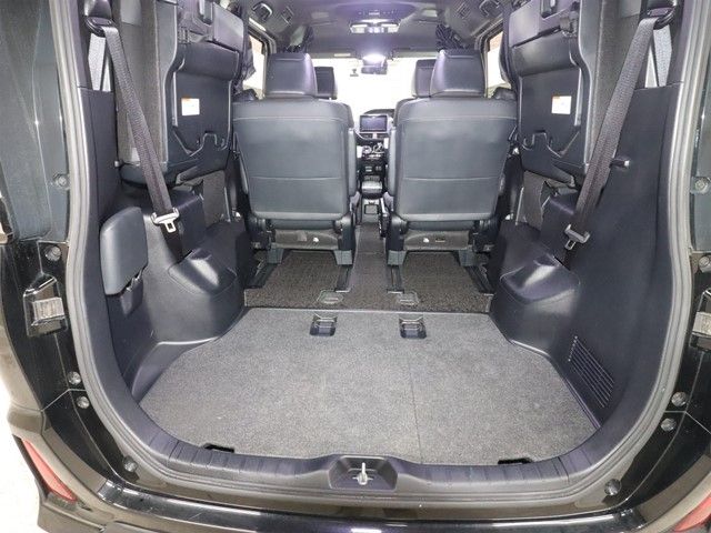 TOYOTA NOAH HYBRID 2019 Image 31