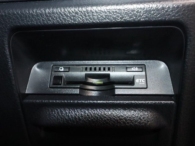 TOYOTA NOAH HYBRID 2019 Image 31