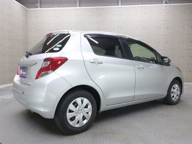 TOYOTA VITZ 2015 Image 31