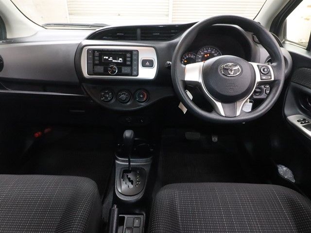 TOYOTA VITZ 2015 Image 31