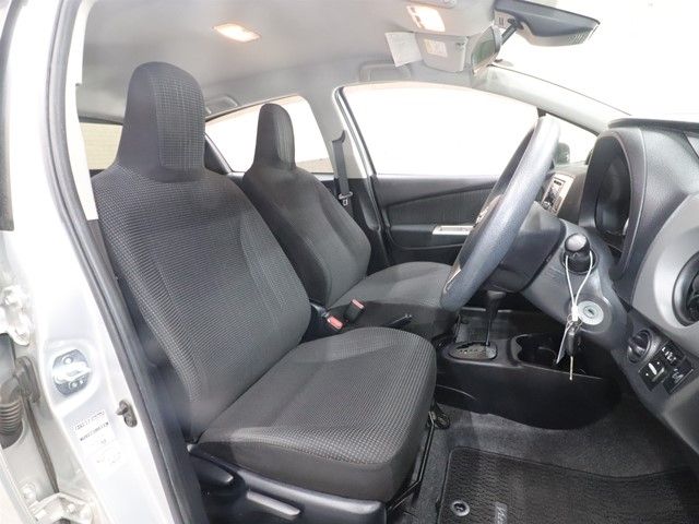 TOYOTA VITZ 2015 Image 31