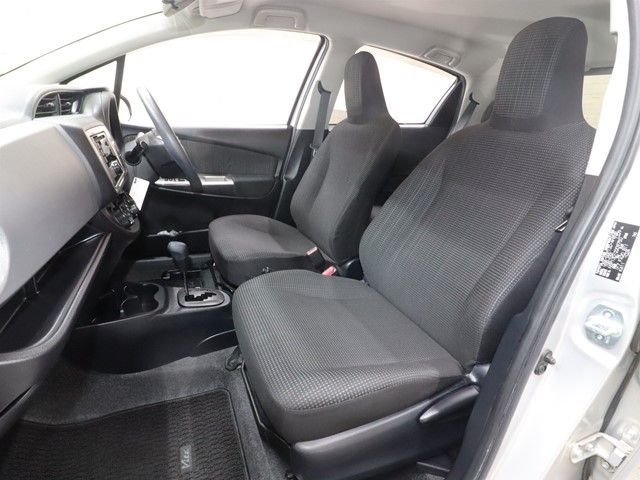 TOYOTA VITZ 2015 Image 31