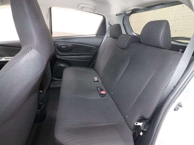 TOYOTA VITZ 2015 Image 31