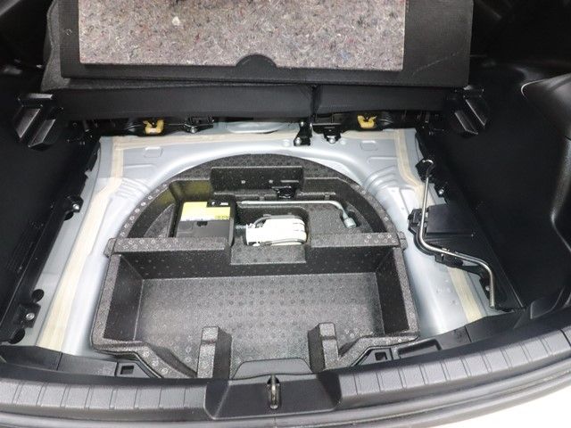 TOYOTA VITZ 2015 Image 31