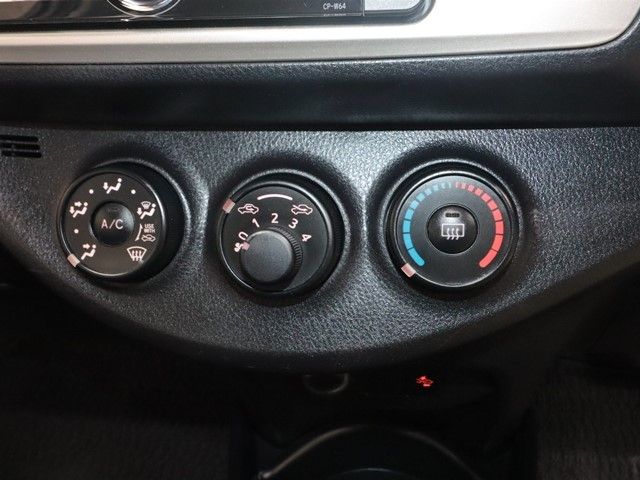 TOYOTA VITZ 2015 Image 31