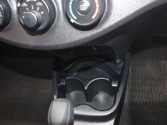 TOYOTA VITZ 2015 Image 31