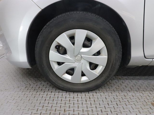 TOYOTA VITZ 2015 Image 31