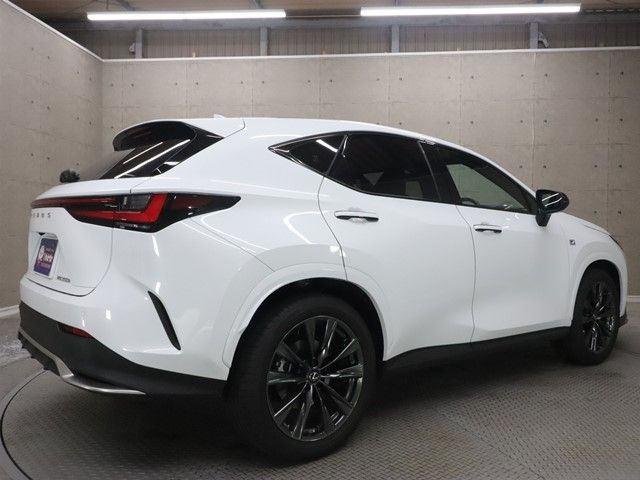 TOYOTA LEXUS NX350H 2023 Image 31