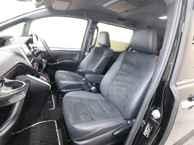 TOYOTA VOXY 2021 Image 31