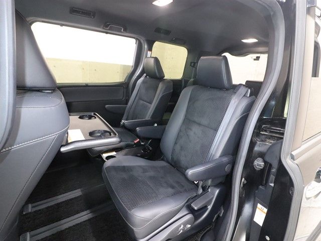 TOYOTA VOXY 2021 Image 31