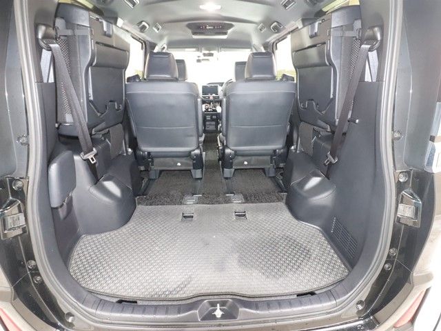 TOYOTA VOXY 2021 Image 31