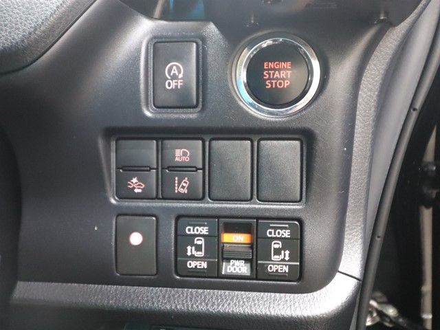 TOYOTA VOXY 2021 Image 31