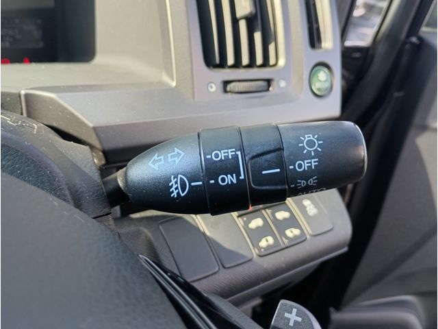 HONDA STEPWAGON SPADA 2010 Image 31