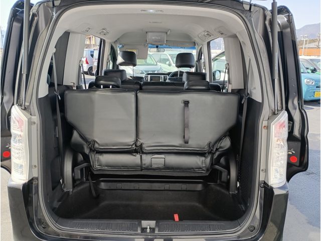 HONDA STEPWAGON SPADA 2010 Image 31