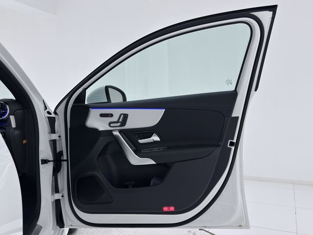 MERCEDES BENZ A CLAS 2025 Image 31