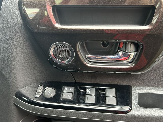 HONDA N BOX CUSTOM 2019 Image 31