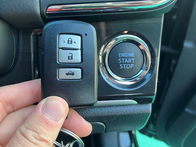 TOYOTA CROWN SEDAN 2013 Image 31