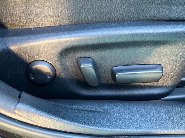 TOYOTA CROWN SEDAN 2013 Image 31