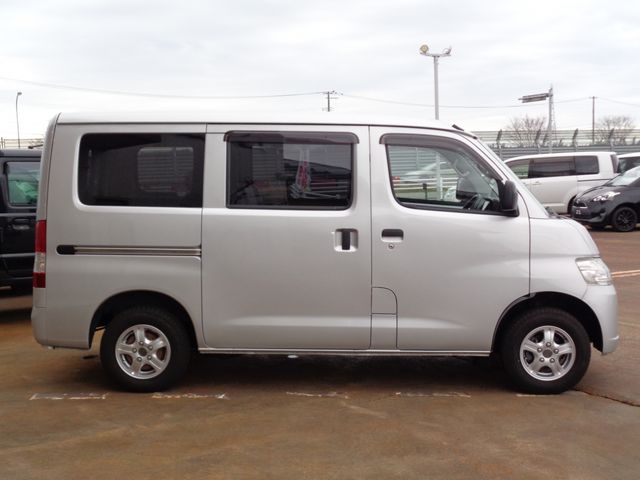 TOYOTA LITEACE VAN 4WD 2020 Image 31