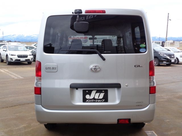 TOYOTA LITEACE VAN 4WD 2020 Image 31