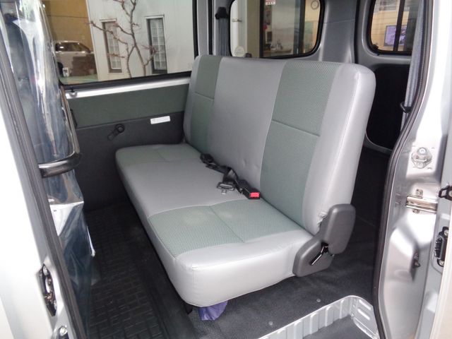 TOYOTA LITEACE VAN 4WD 2020 Image 31