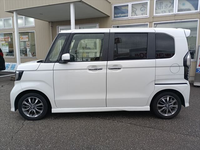 HONDA N BOX CUSTOM 2021 Image 31