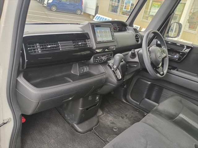 HONDA N BOX CUSTOM 2021 Image 31