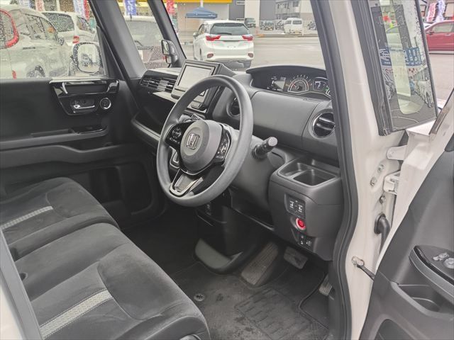 HONDA N BOX CUSTOM 2021 Image 31