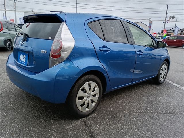 TOYOTA AQUA 2012 Image 31