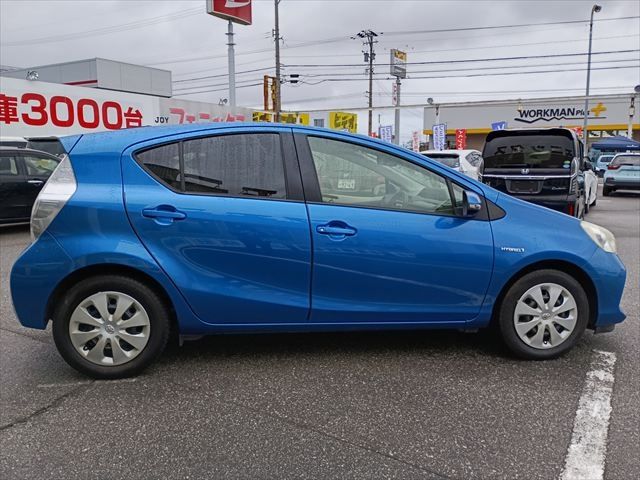 TOYOTA AQUA 2012 Image 31