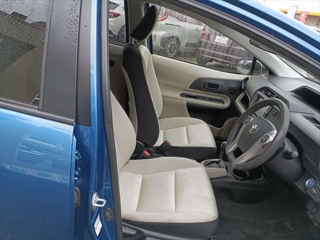 TOYOTA AQUA 2012 Image 31