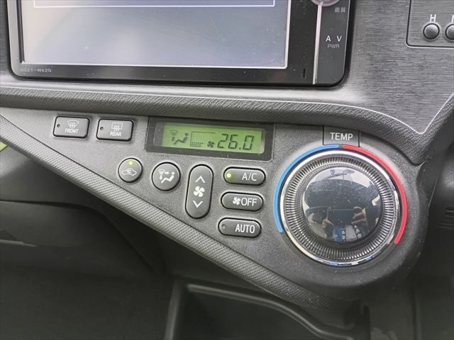 TOYOTA AQUA 2012 Image 31