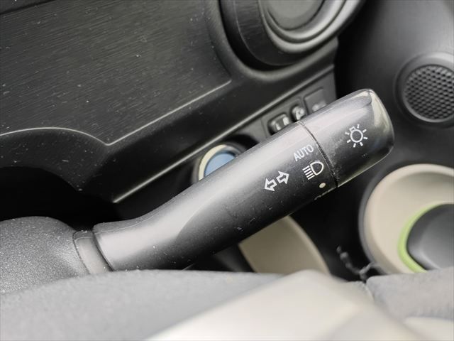 TOYOTA AQUA 2012 Image 31